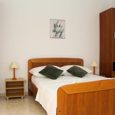 Apartments Marina Sveti Filip i Jakov Kültér fotó