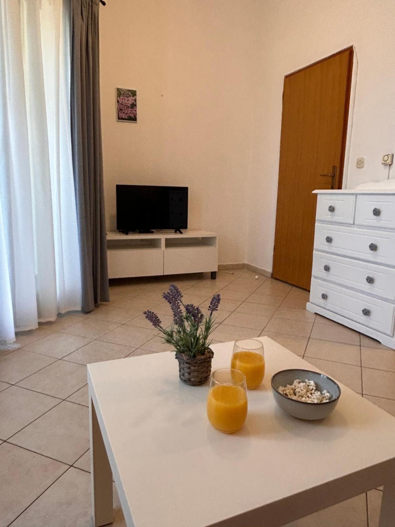 Apartments Marina Sveti Filip i Jakov Kültér fotó